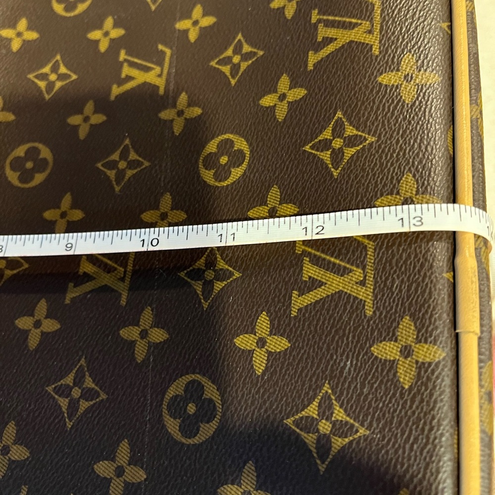 Authentic vintage Louis Vuitton rolling suitcase - Picture 15 of 16